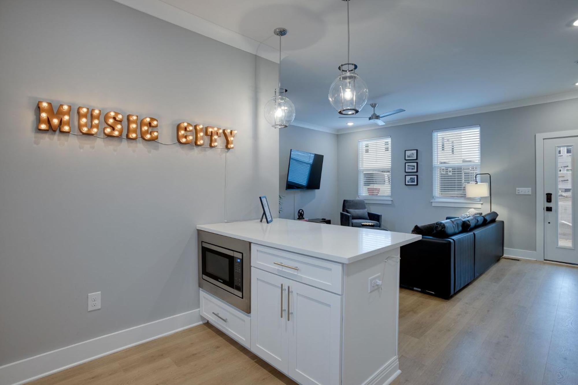 Modern Townhome, 10Min To Downtown! 8Min To Grand Ole Opry! Sleeps 8! Нашвілл Екстер'єр фото