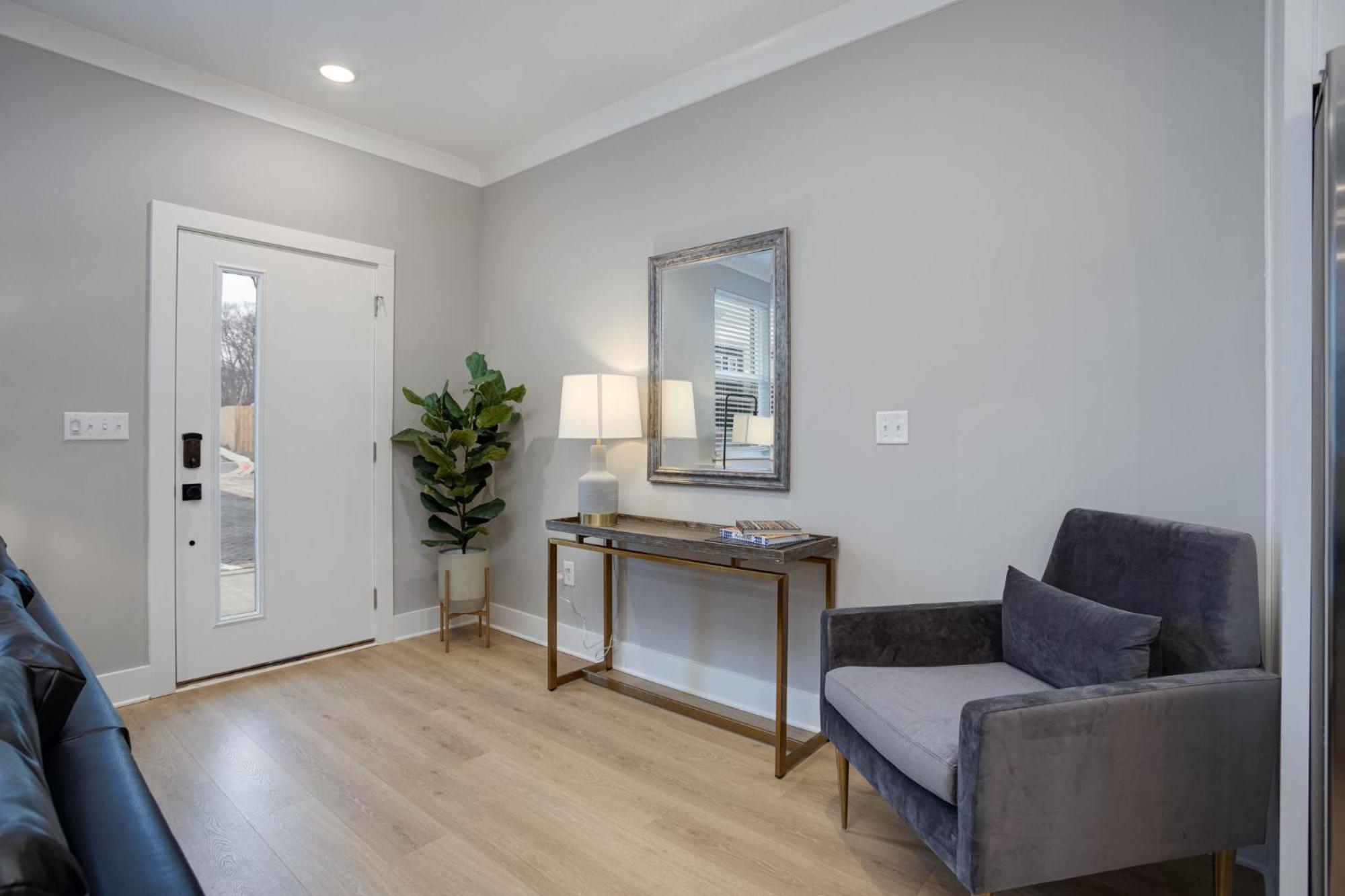 Modern Townhome, 10Min To Downtown! 8Min To Grand Ole Opry! Sleeps 8! Нашвілл Екстер'єр фото